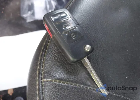 2007 Volkswagen New Beetle 2.5 из США, поврежденный, VIN 3VWRG31Y47M406845